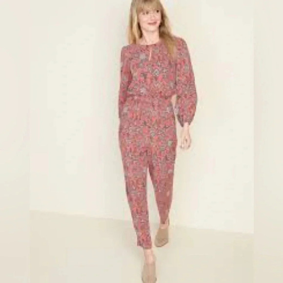Old Navy Waist Defined Keyhole Jumpsuit - Size Medium - Picture 11 of 11